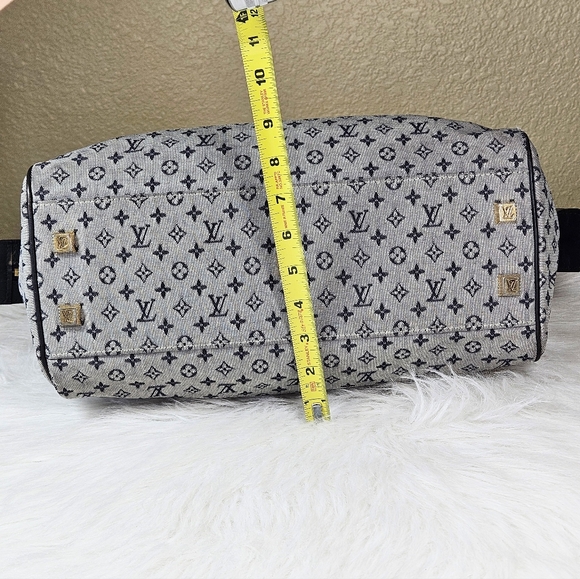 SOLD....Vintage Louis Vuitton Josephine GM Mini Lin VI0049 - Picture 4 of 15